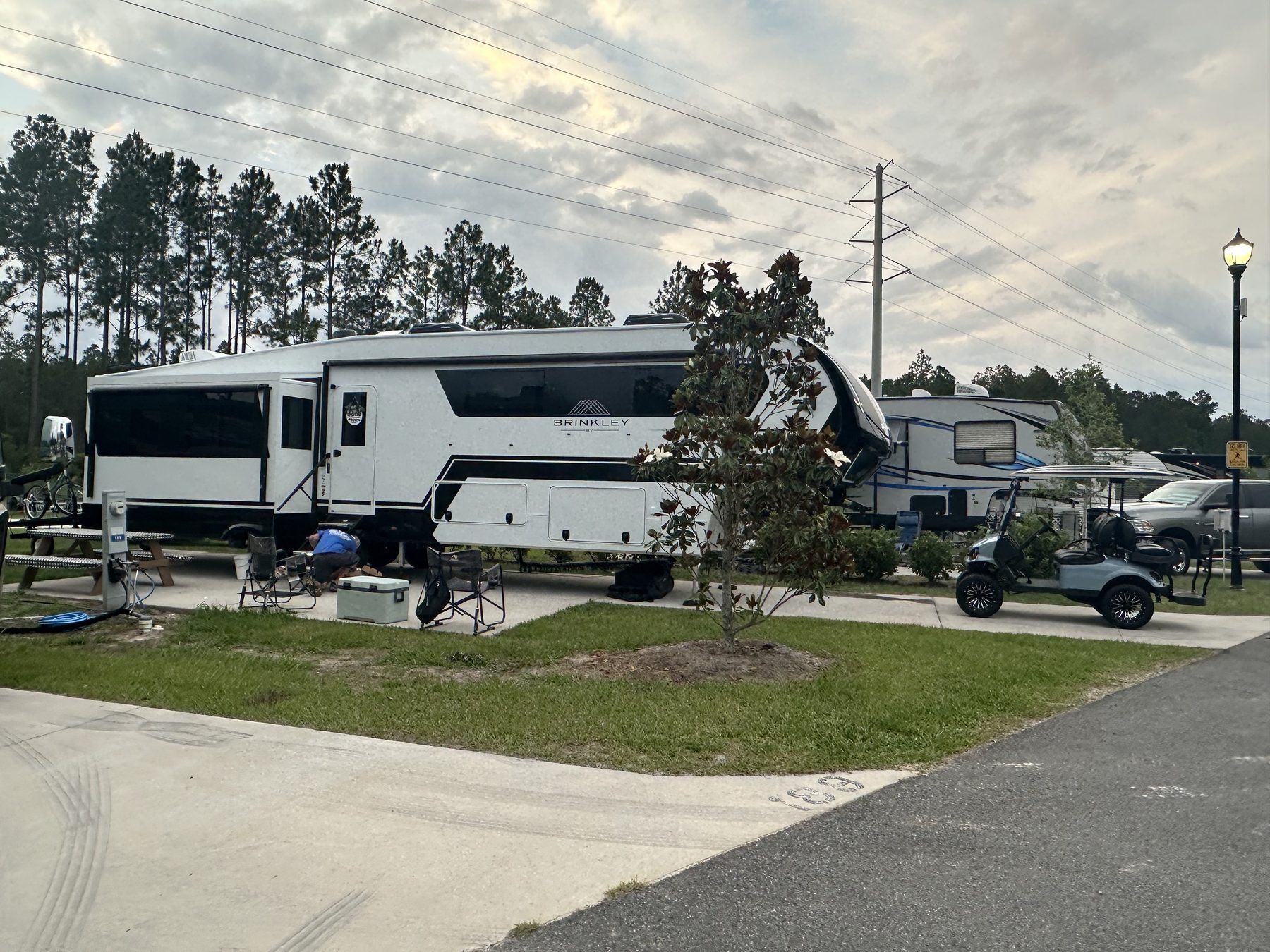 RV parked at a mobile repair service call